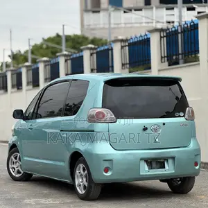 Toyota Porte 2007