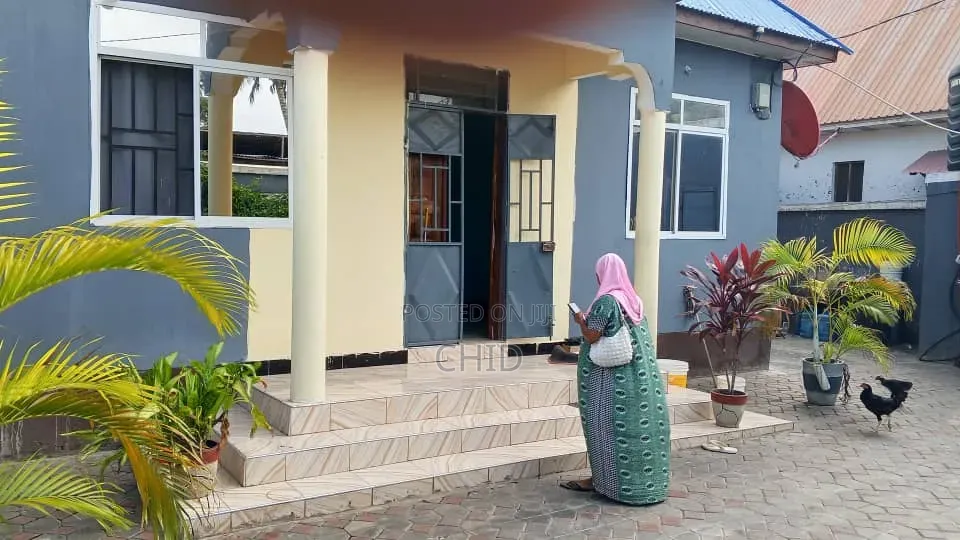 Furnished 3bdrm Room & Parlour in Chanika for sale
