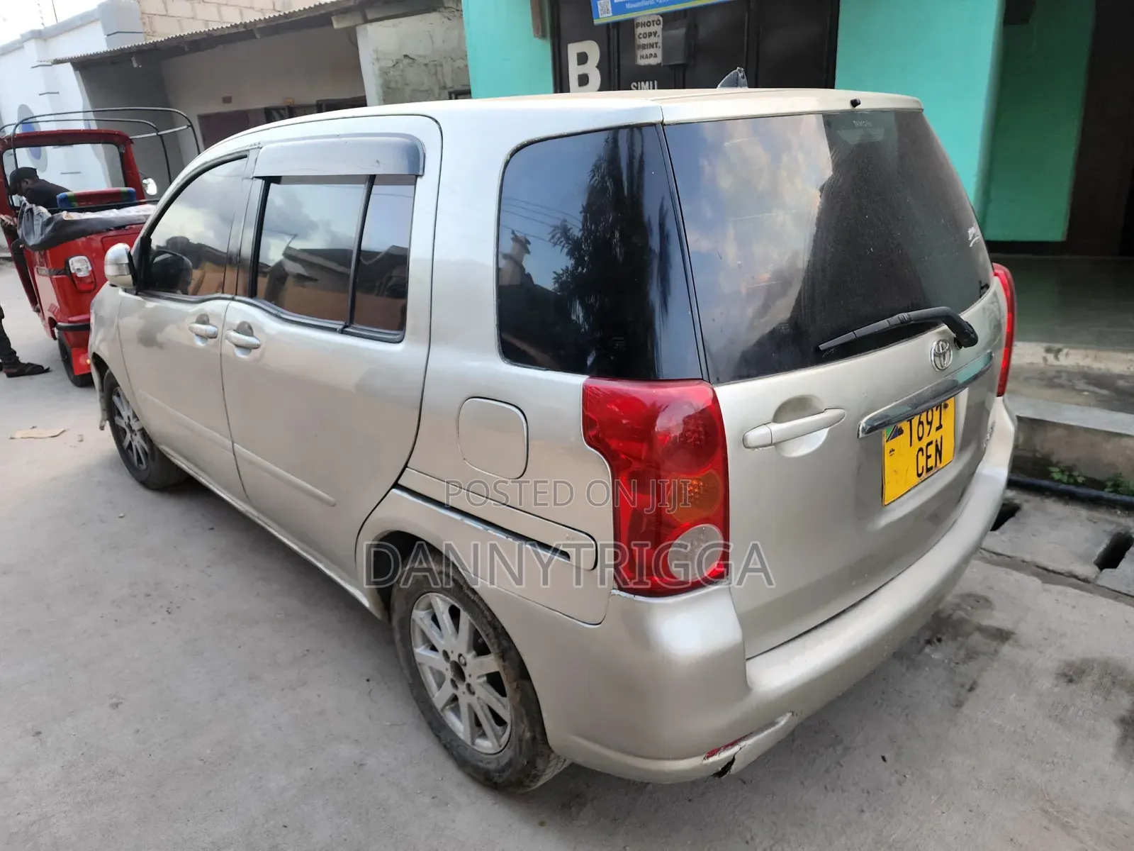 Toyota Raum 1.5 FWD 2005 Silver