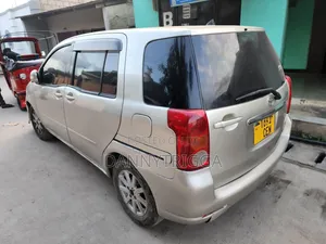 Toyota Raum 1.5 FWD 2005 Silver