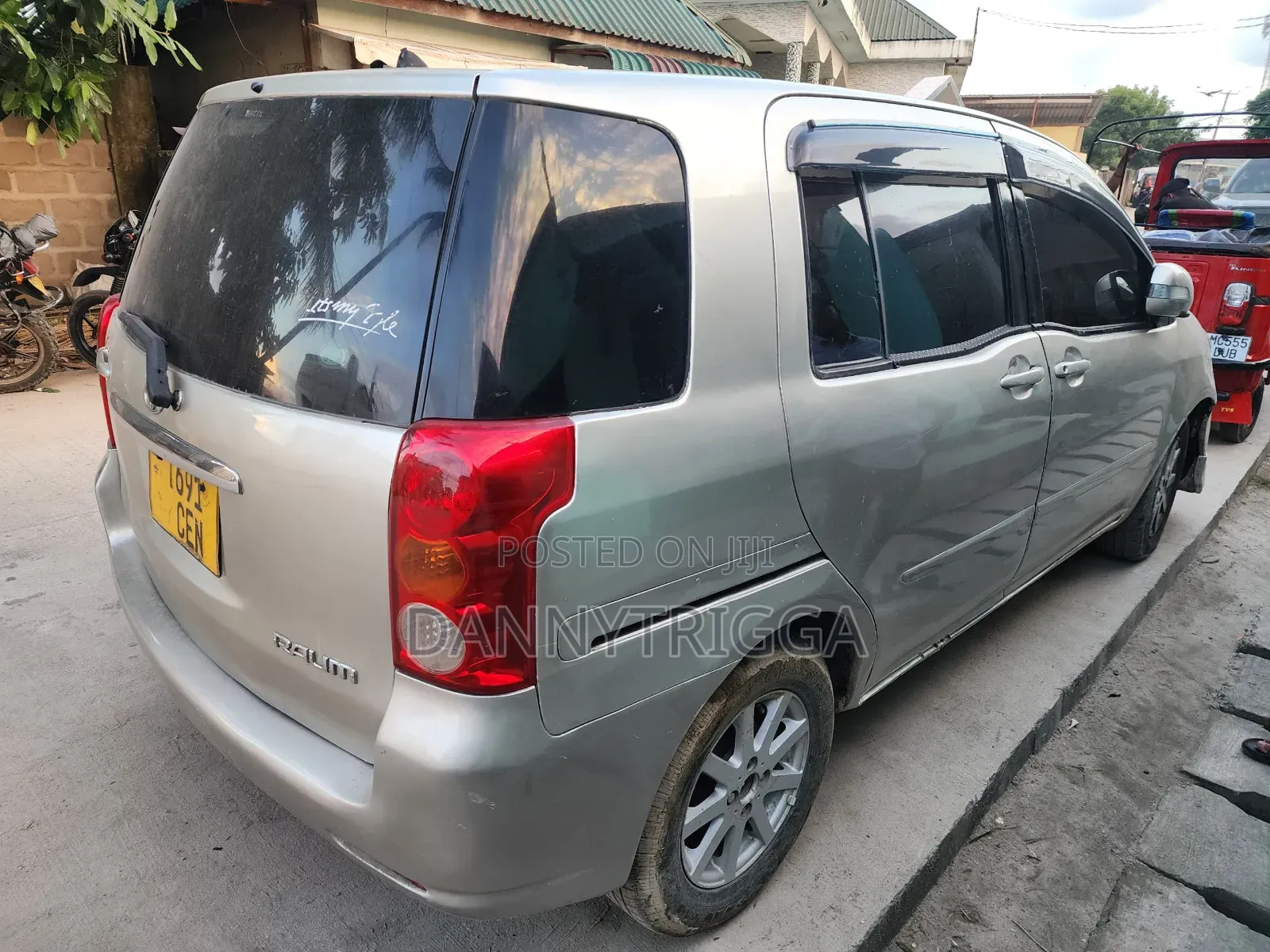 Toyota Raum 1.5 FWD 2005 Silver