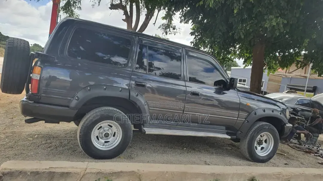Toyota Land Cruiser 1998 Black