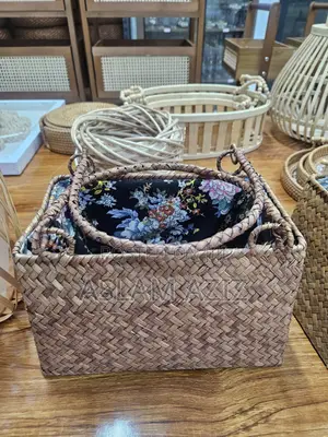 Woven Straw Hand Bag (Kikapu Cha Asili)