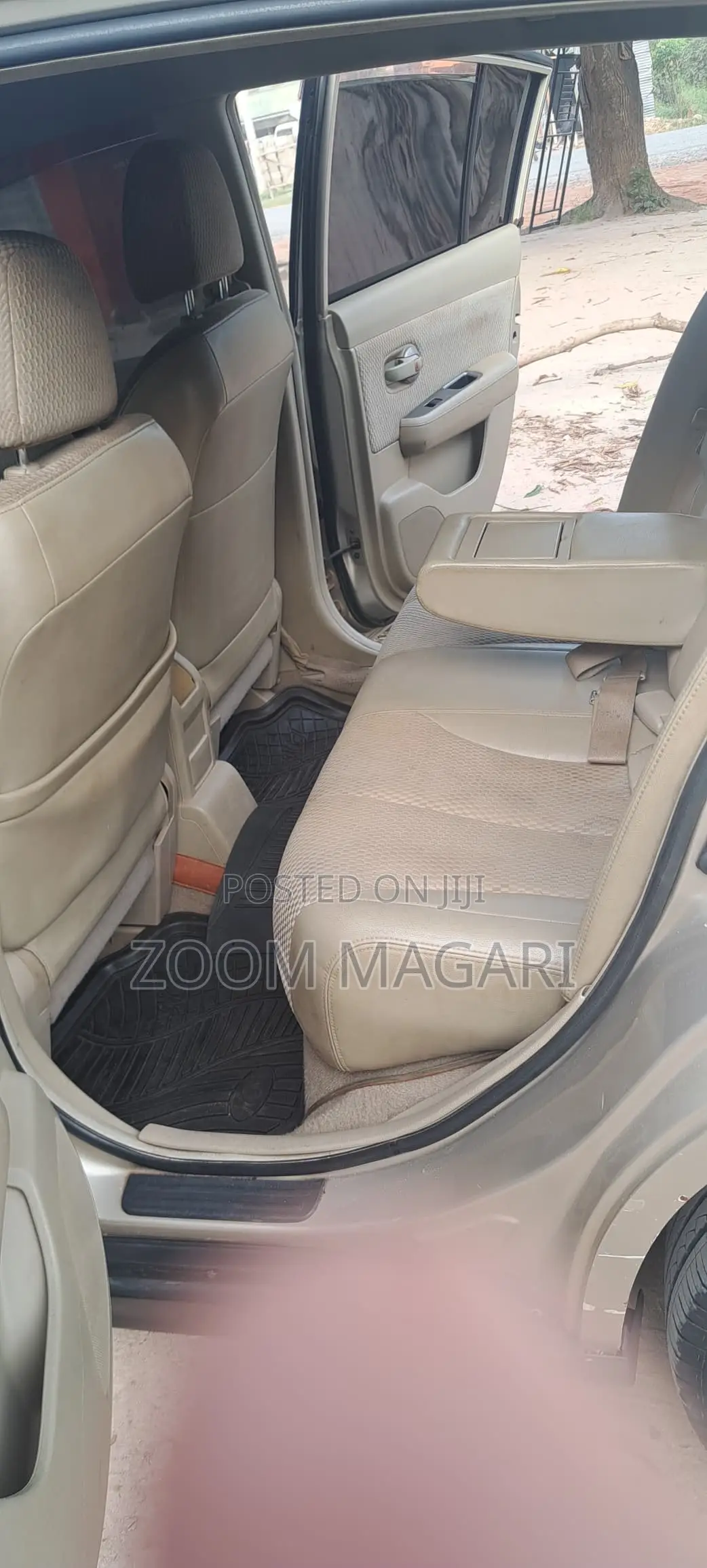 Nissan Tiida 2003 Beige