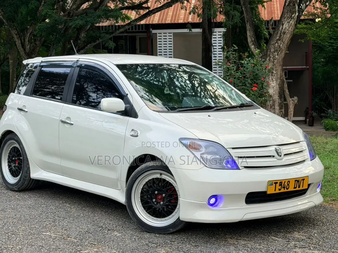 Toyota IST 2005 White
