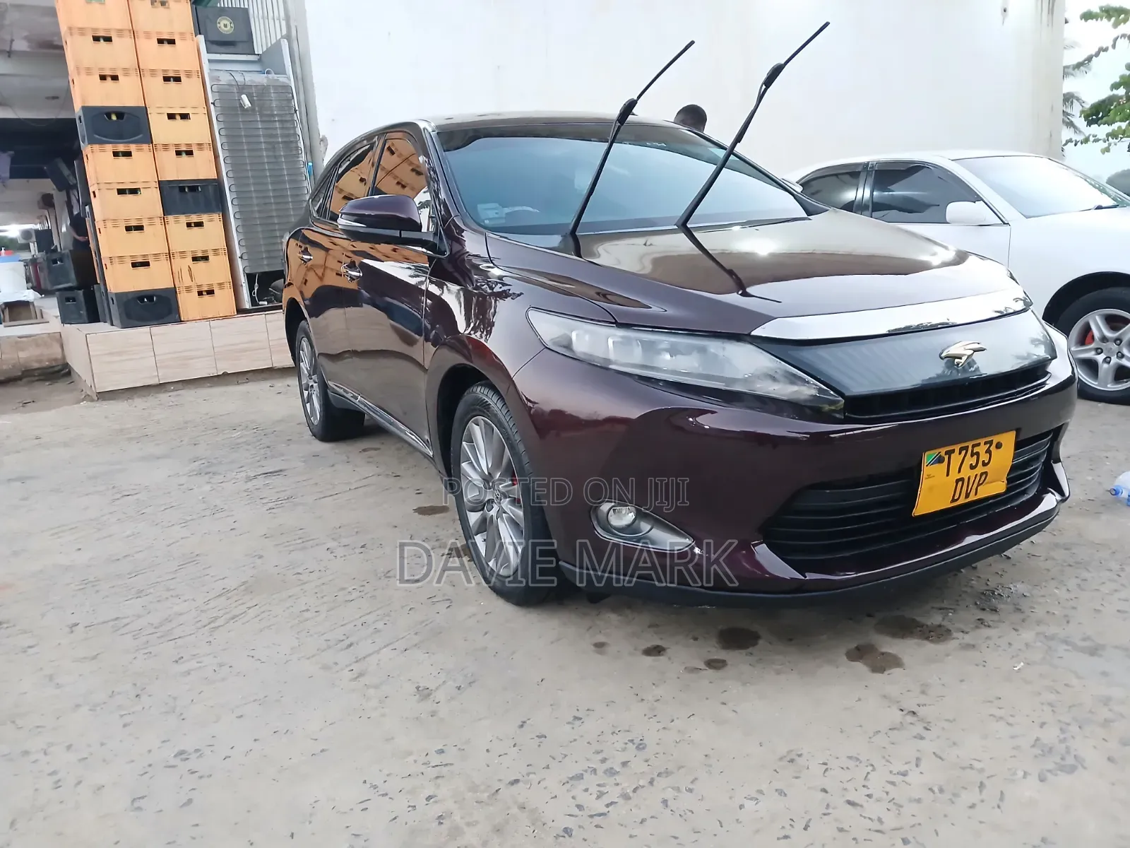 Toyota Harrier 2.0 4WD 2016 Maroon