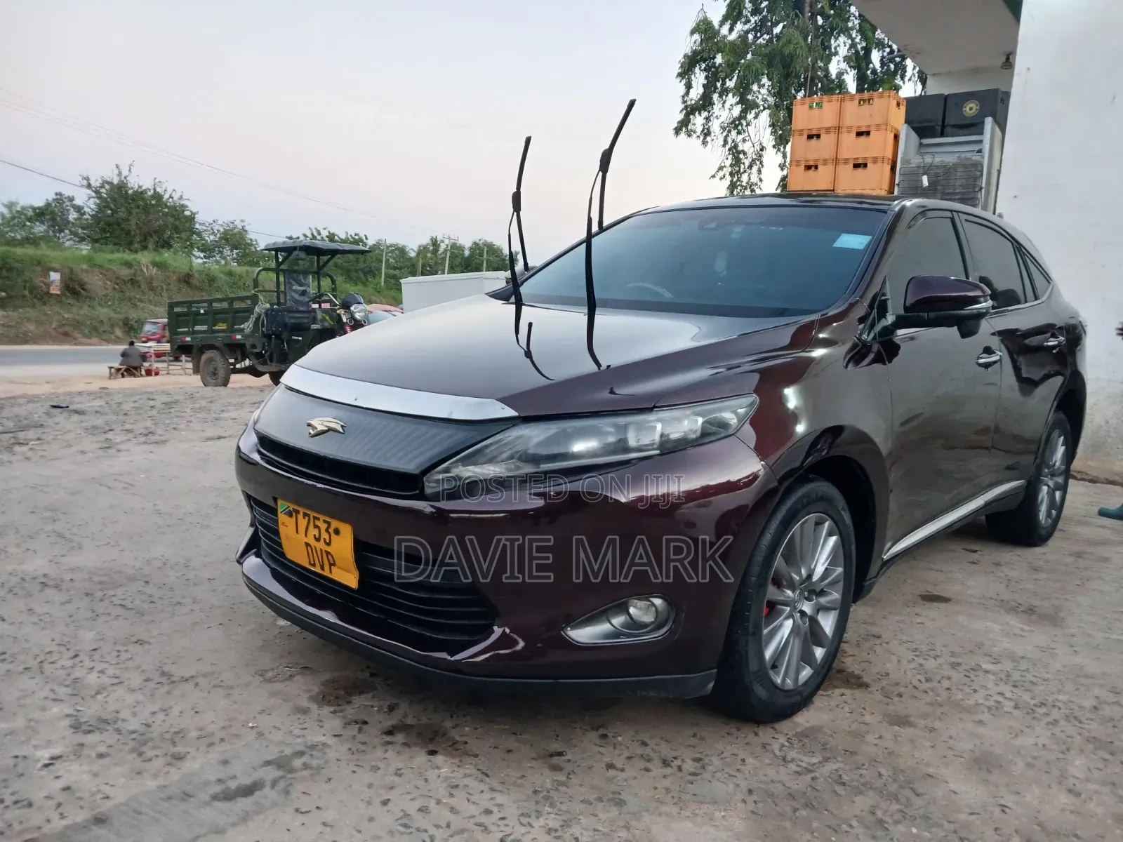 Toyota Harrier 2.0 4WD 2016 Maroon