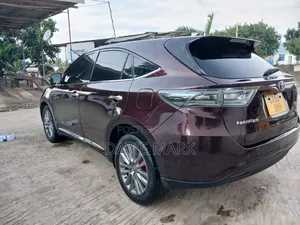Toyota Harrier 2.0 4WD 2016 Maroon