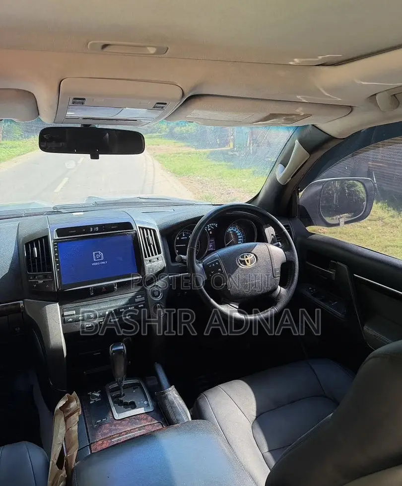 Toyota Land Cruiser 4.5 V8 TD GX-R 2010 Silver