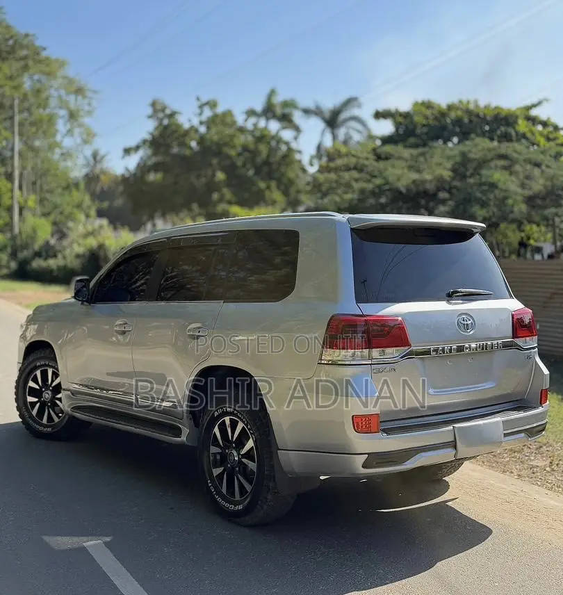 Toyota Land Cruiser 4.5 V8 TD GX-R 2010 Silver