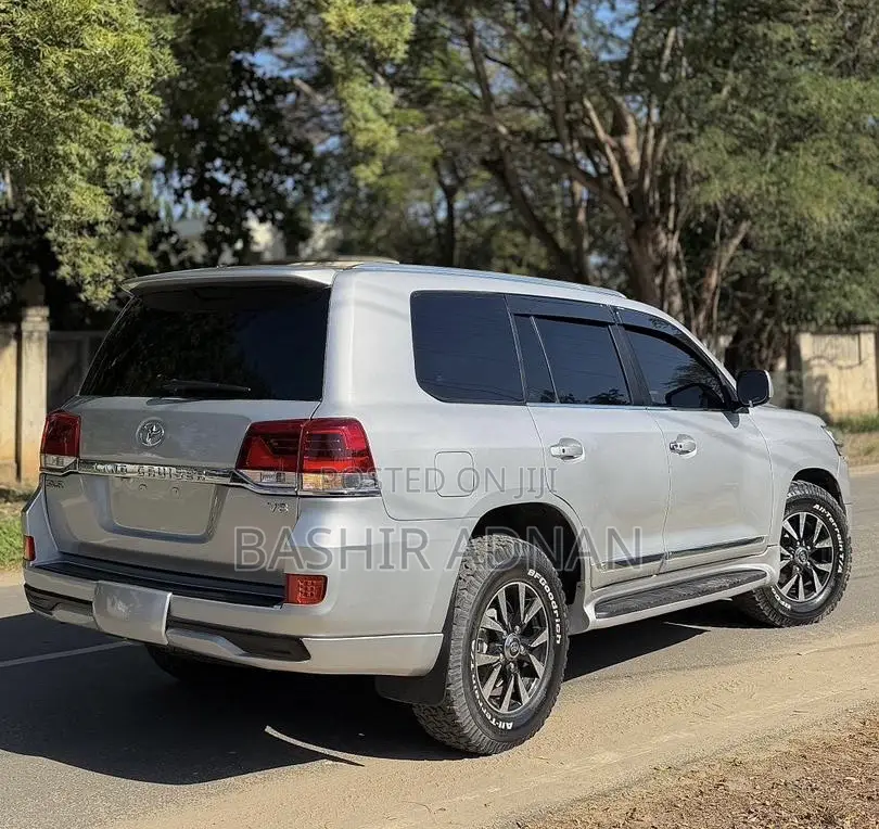 Toyota Land Cruiser 4.5 V8 TD GX-R 2010 Silver