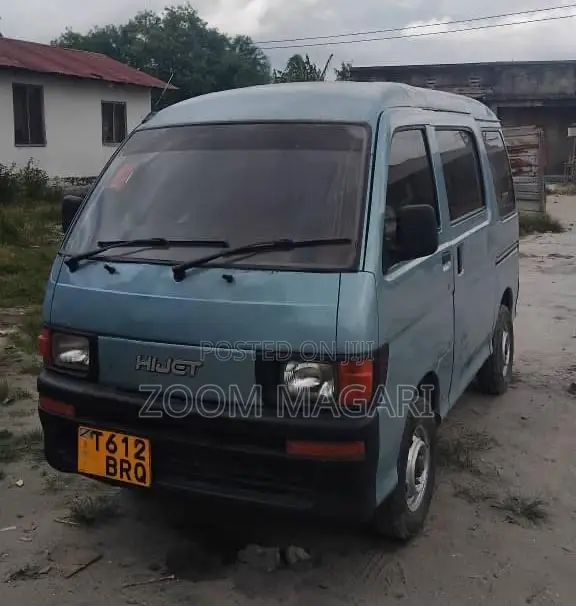 Nissan Serena 2000 Blue