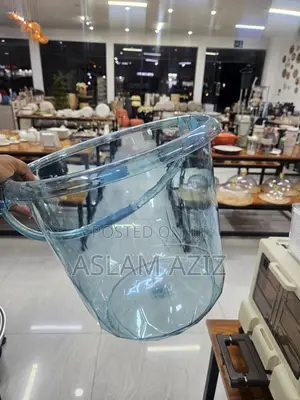 Plastic Mixing Bowl With A Handle