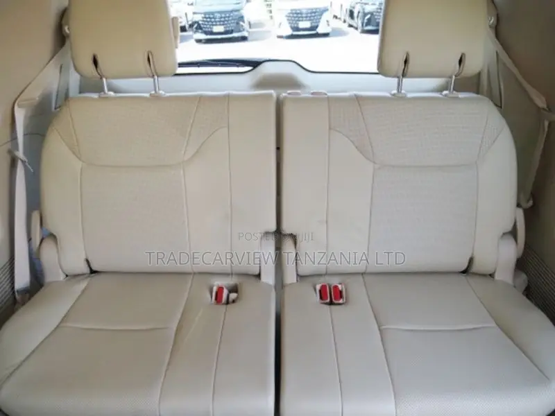 Lexus LX 570 AWD 2021 White