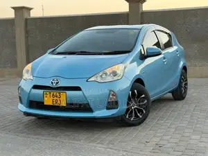 Toyota Aqua 2013 Blue