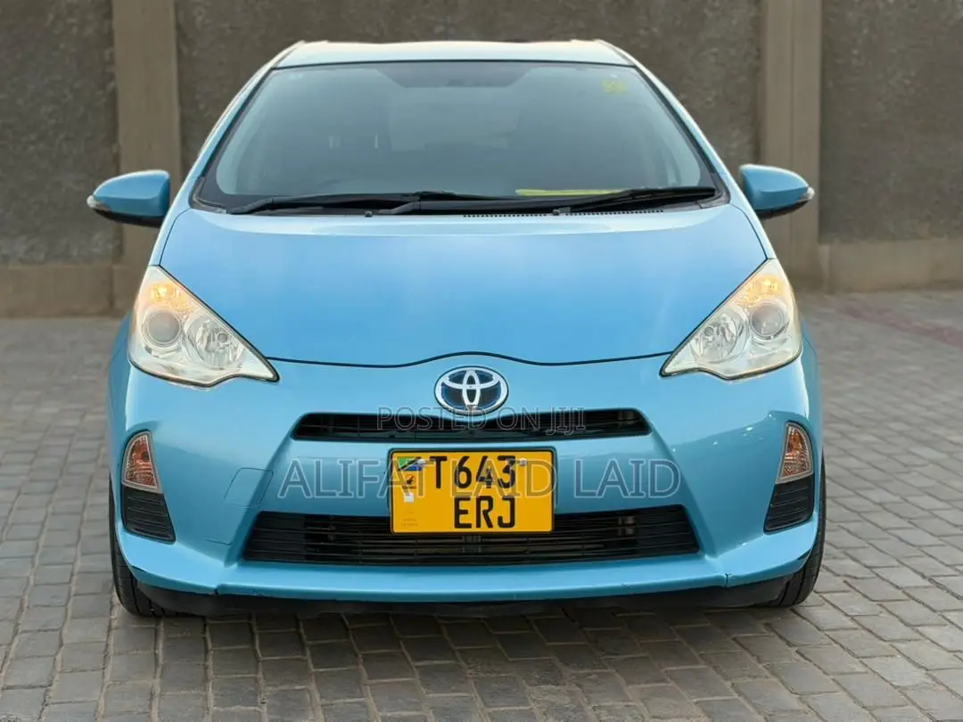 Toyota Aqua 2013 Blue