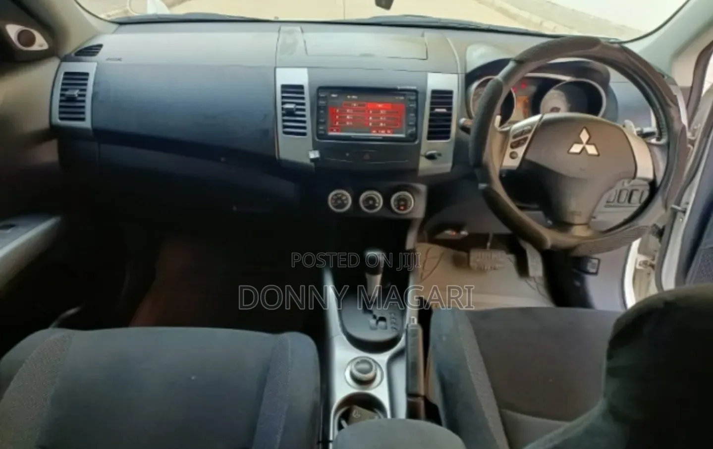 Mitsubishi Outlander 2010 White