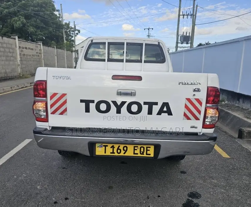 Toyota Hilux 2008 White