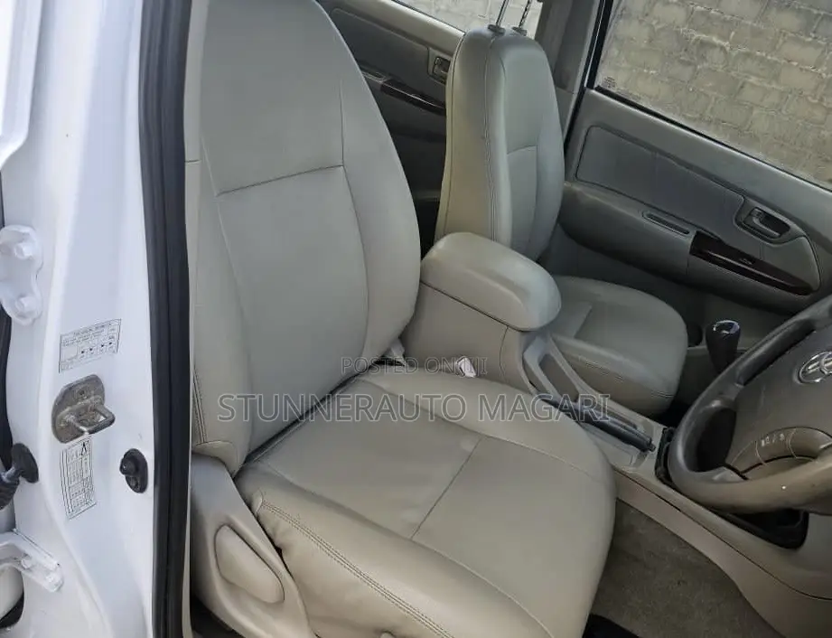 Toyota Hilux 2008 White