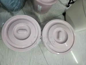 Plastic Buckets With Lids)