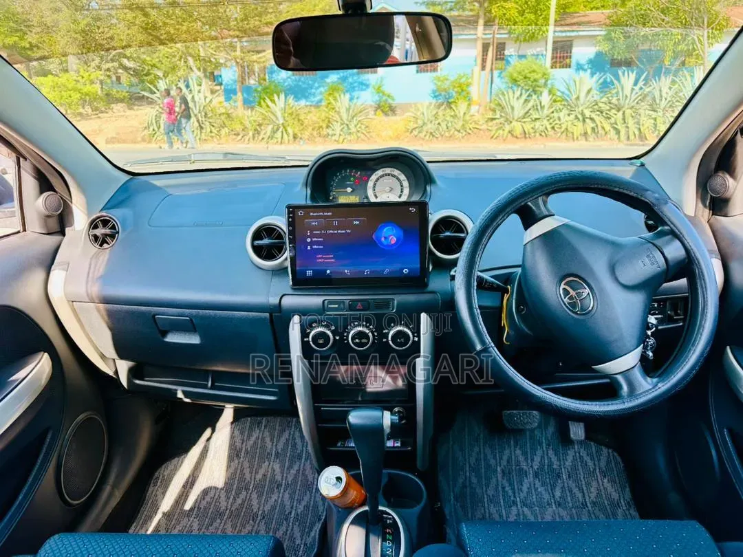 Toyota IST 2004 Silver