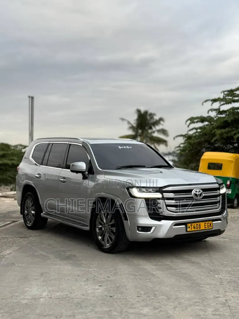 Toyota Land Cruiser 2017 Silver