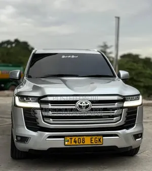 Toyota Land Cruiser 2017 Silver