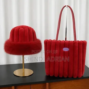 Kofia Na Handbags Sasa Zinapatikana Kwa Bei Ya TSH 30,000 Tu Kwa Oda.