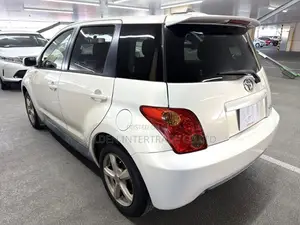 Toyota IST 2003 White