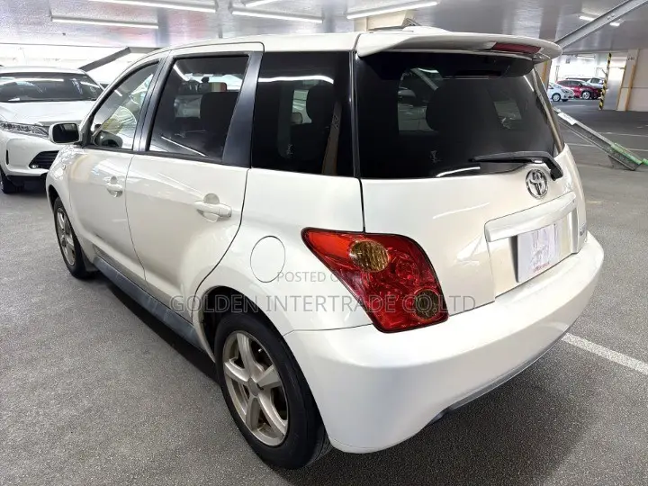 Toyota IST 2003 White