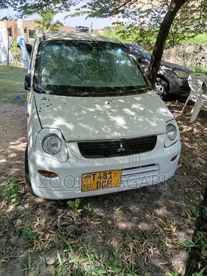 Mitsubishi Minica Automatic 2002 White