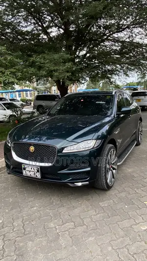 Jaguar F-Pace 2018 Green