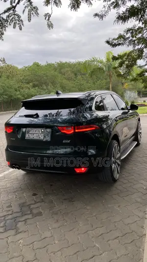 Jaguar F-Pace 2018 Green