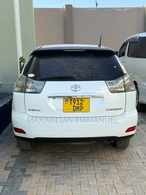 Toyota Harrier 2005 White