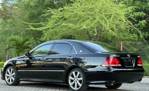 Toyota Crown Royale 2005 Black
