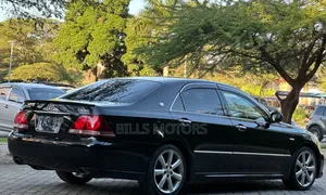 Toyota Crown Royale 2005 Black