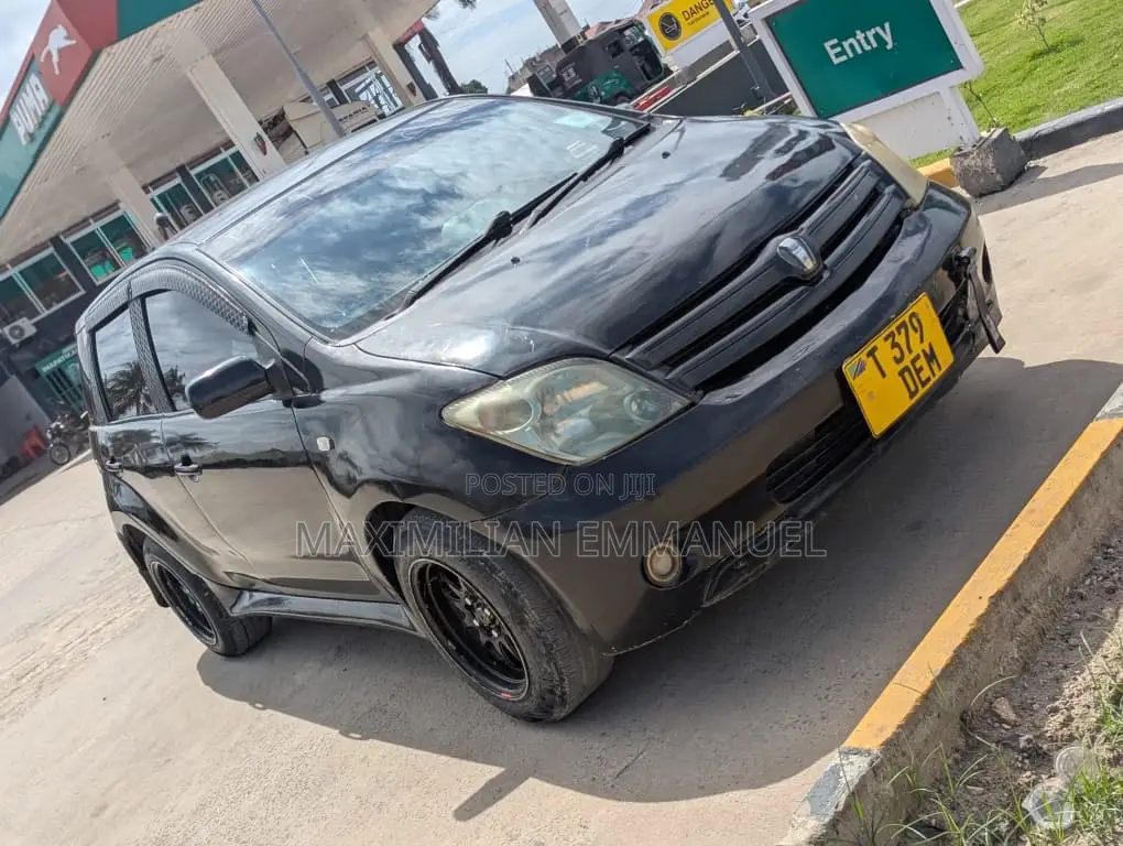 Toyota IST 2005 Black