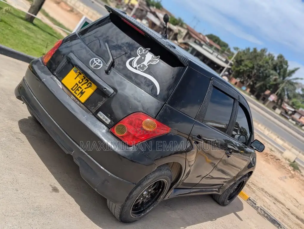 Toyota IST 2005 Black