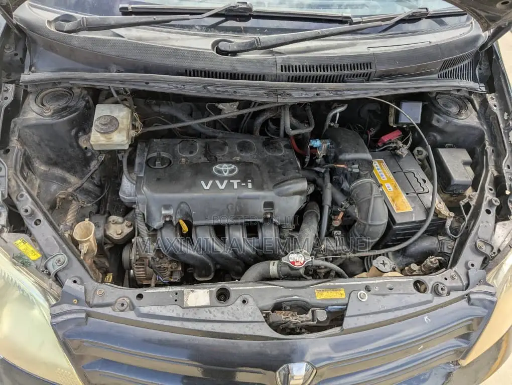 Toyota IST 2005 Black