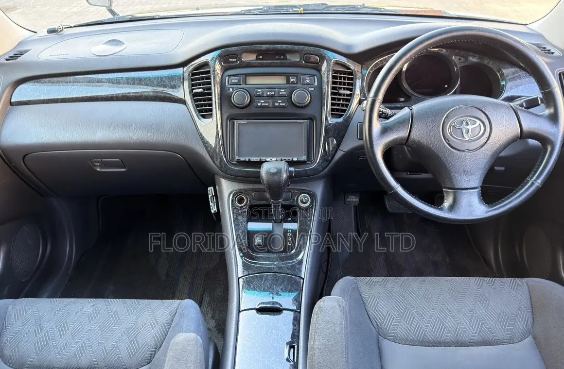Toyota Kluger 2001 Black