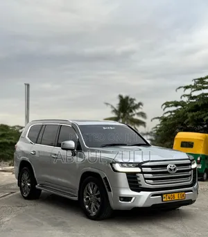 Toyota Land Cruiser 2023 Silver