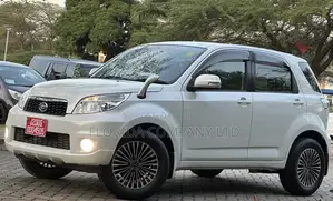 Toyota Rush 2010 White