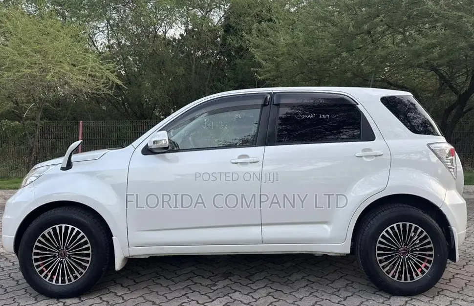 Toyota Rush 2010 White