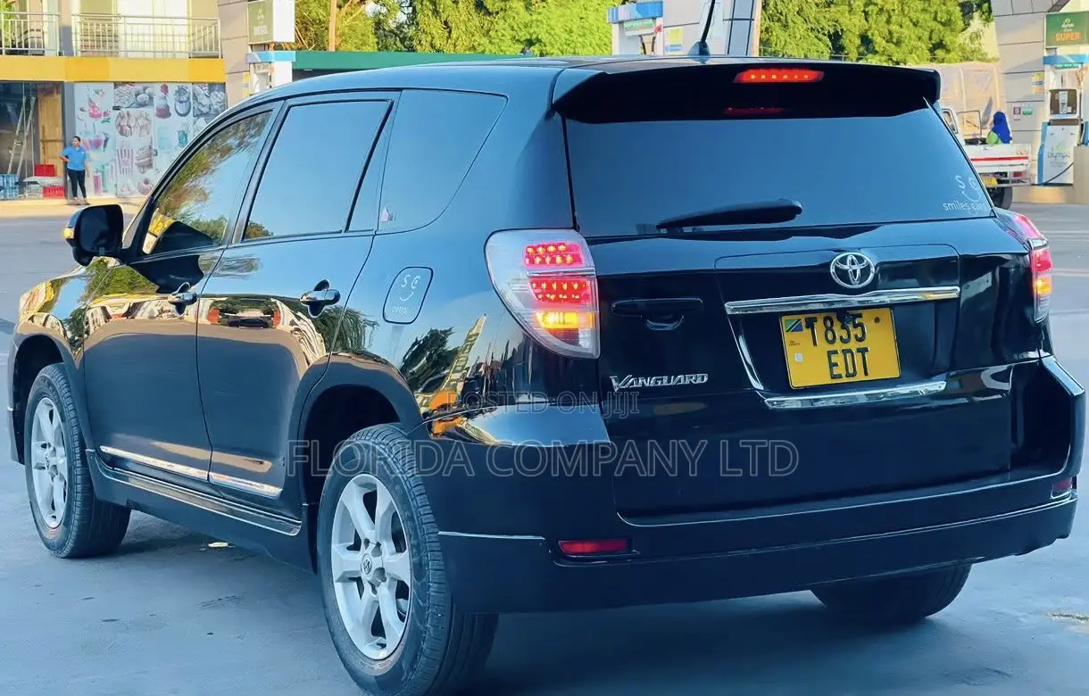 Toyota Vanguard 2011 Black