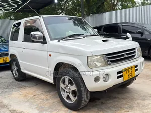Mitsubishi Pajero 2005 White