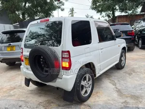 Mitsubishi Pajero 2005 White