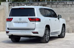 Toyota Land Cruiser 2024 Off white