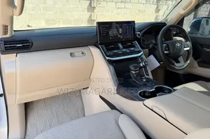 Toyota Land Cruiser 2024 Off white
