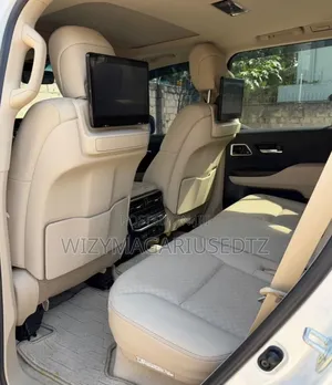 Toyota Land Cruiser 2024 Off white