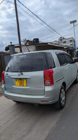 Toyota Raum 2004 Blue